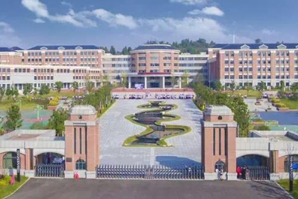 宜昌夷陵中学属于哪个区，是西陵区吗？